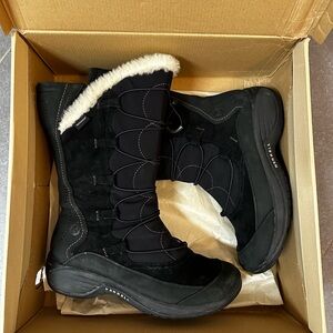 Merrell Encore Apex - waterproof- Women’s 8.5